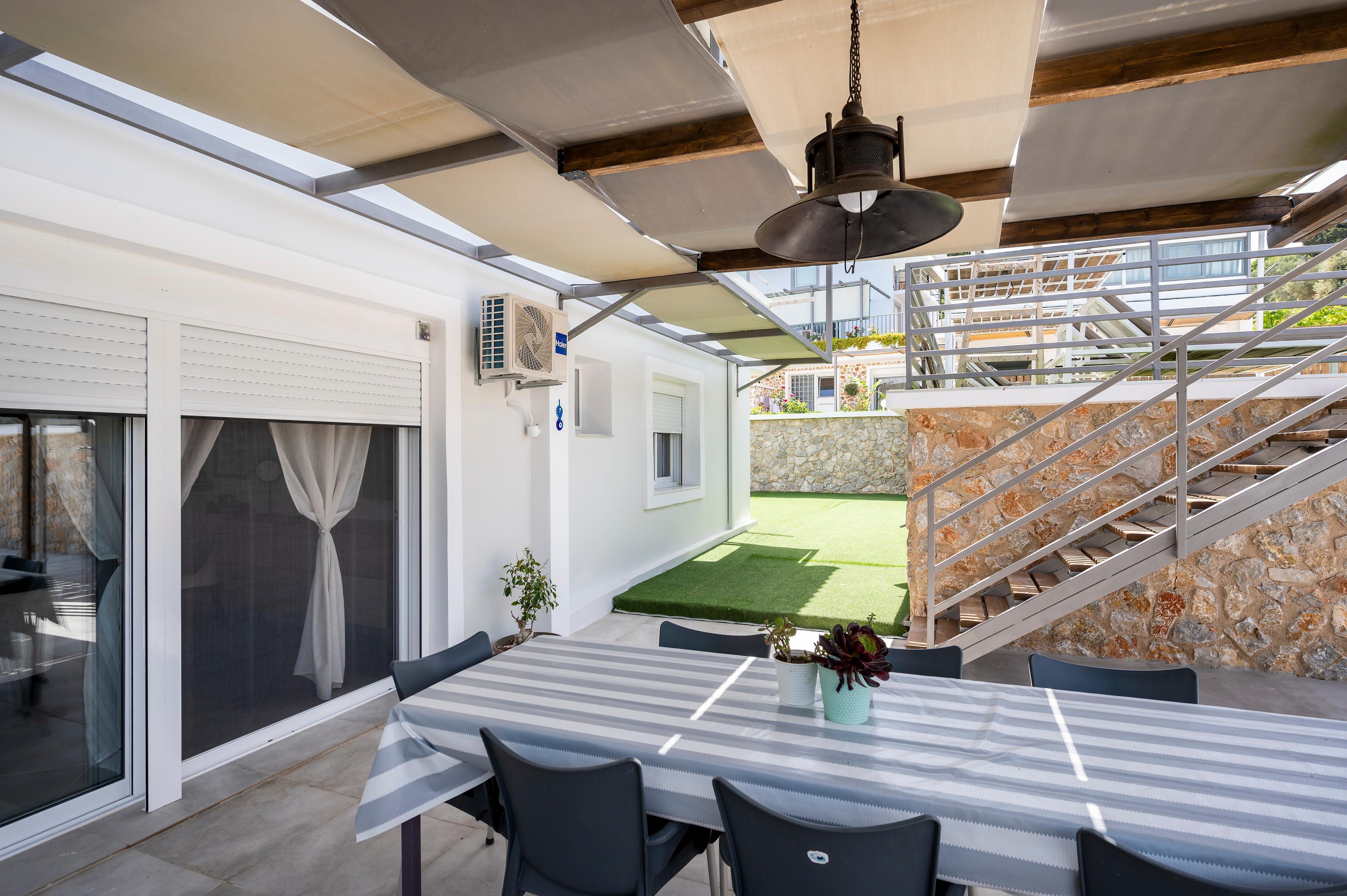 Soft Days, Starry Nights & a Private Pool (106)