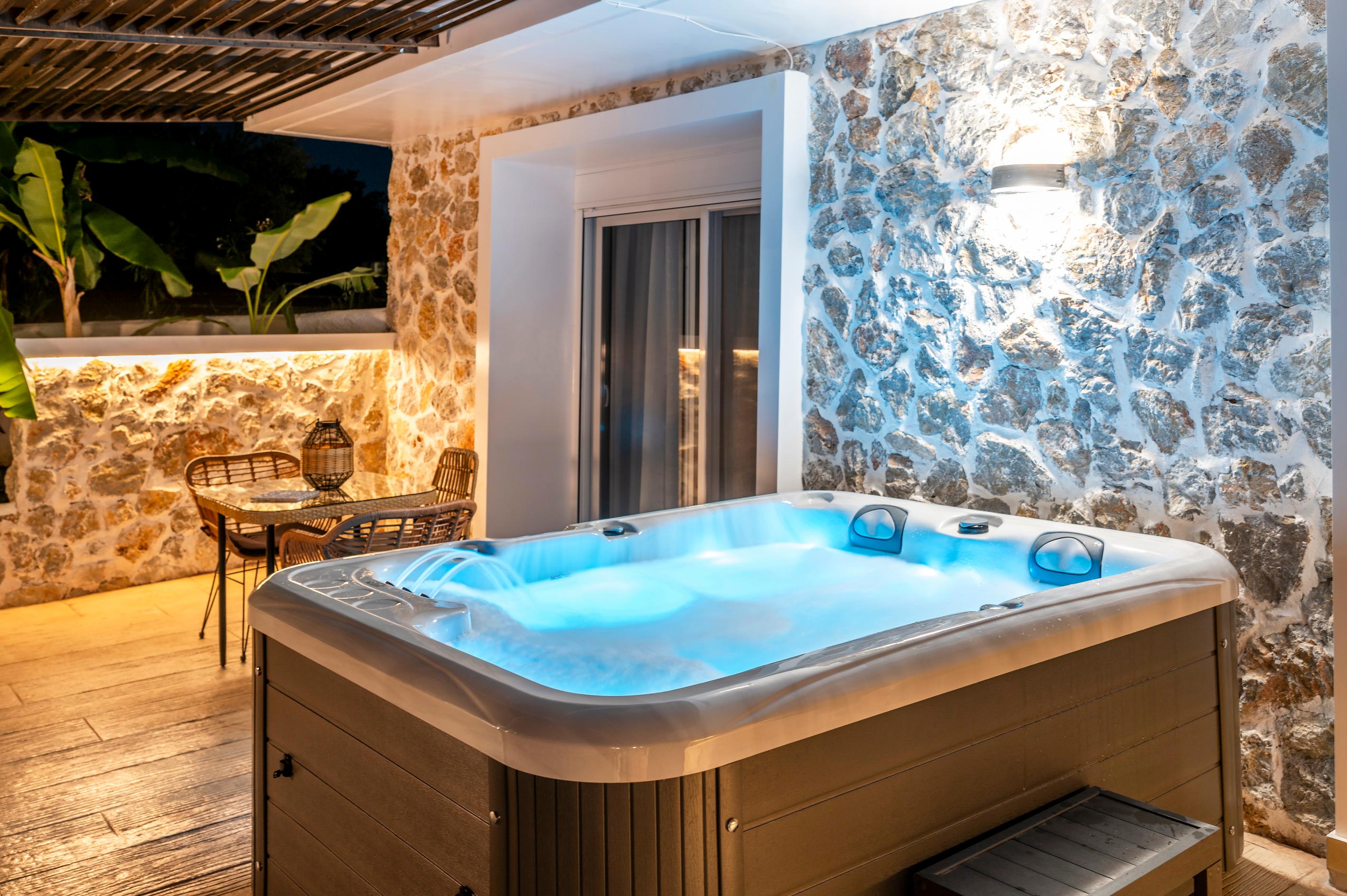 A Private Hideaway with Jacuzzi (108)